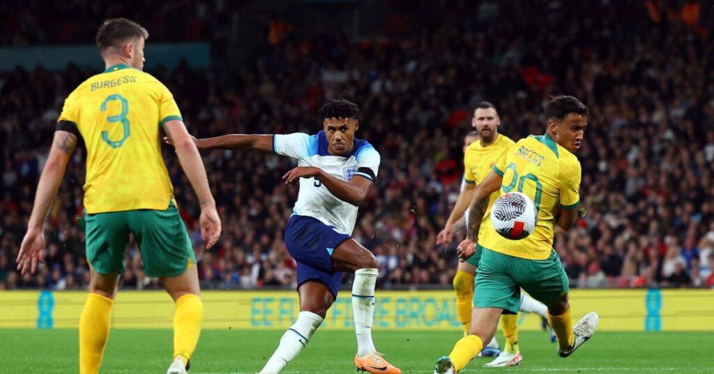 England national football team vs Australia national football team lineups